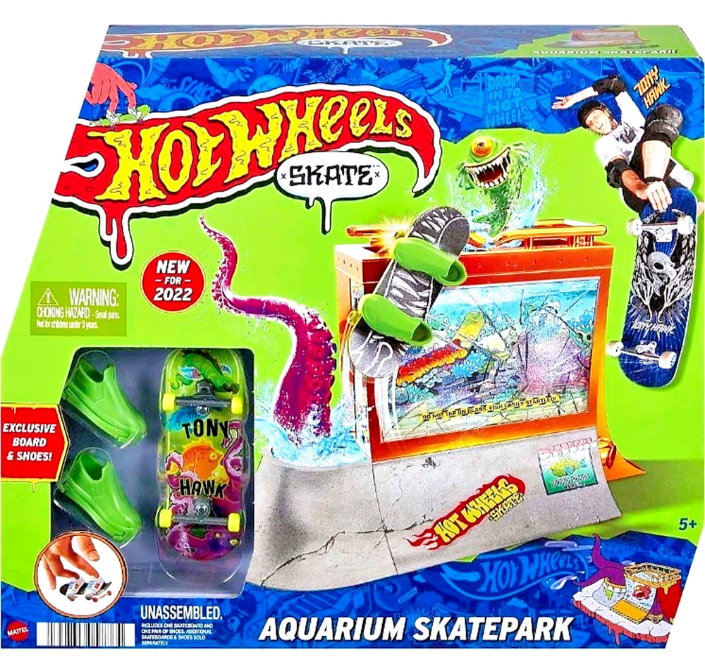 Hot Wheels Skate Aquarium Skatepark Playset with Tony Hawk Fingerboard Toy Gift